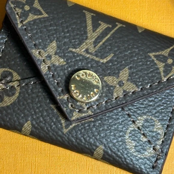 Louis Vuitton Monogram Key & Card Holder - Picture 4 of 9